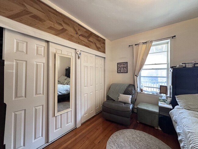 Building Photo - 260 Aspinwall Ave