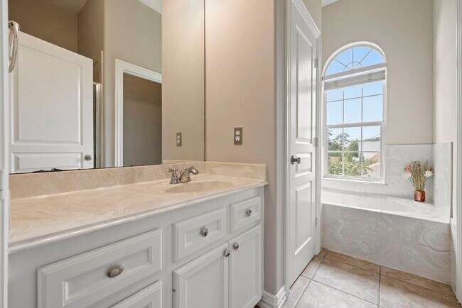 Building Photo - 4306 Ennis St