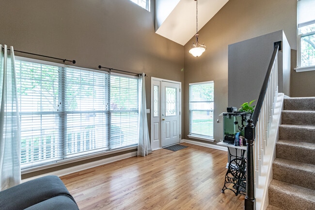 Building Photo - 7731 Milan Way