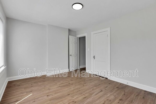 Building Photo - 74 N Powell Ave
