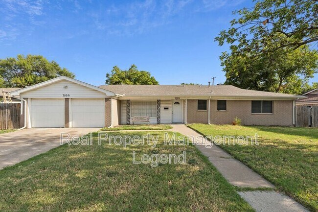 Primary Photo - 7009 Corona Dr