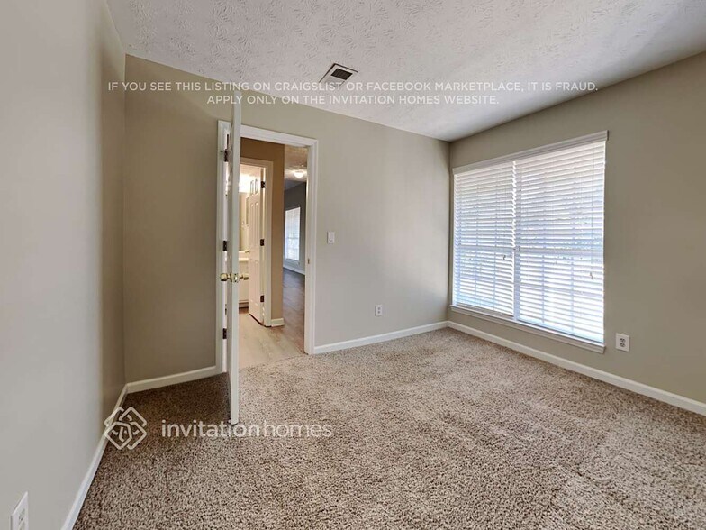 Building Photo - 650 Cranberry Ct