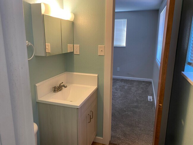 Building Photo - Spacious Single-Story Living with Modern Comforts and Outdoor Appeal