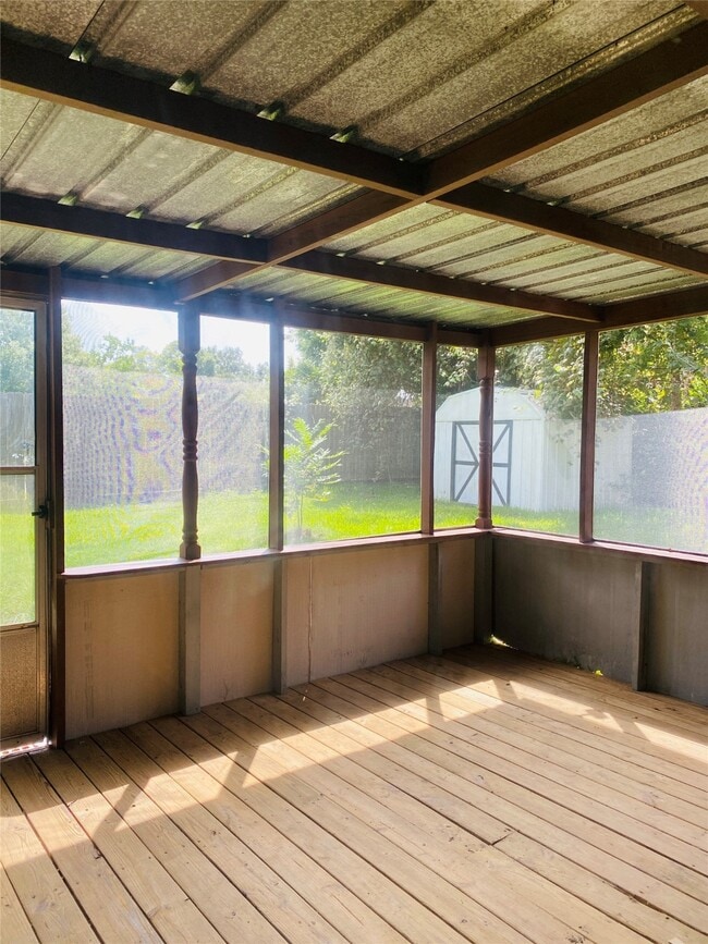Building Photo - 1503 Bayou Dr