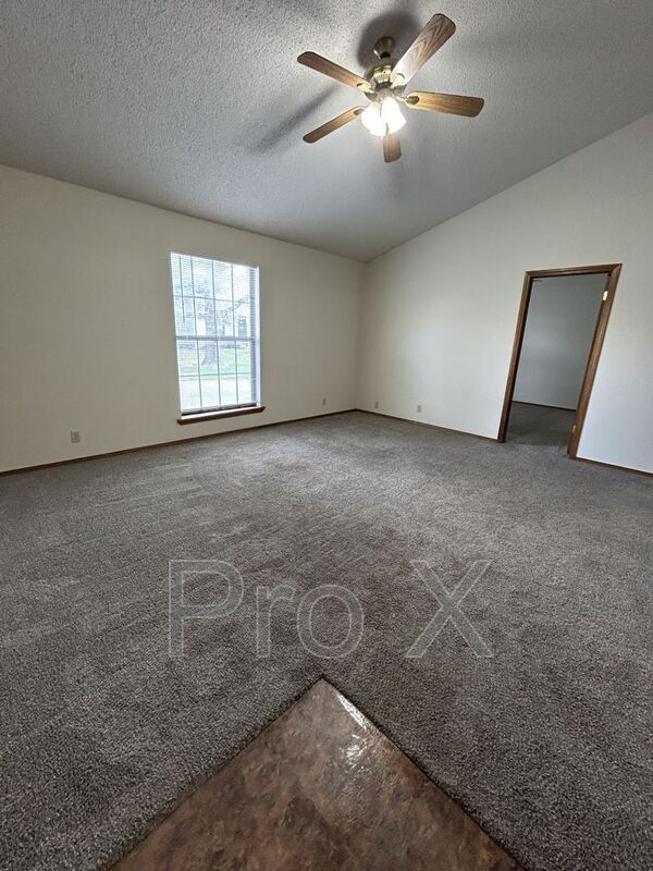 Building Photo - 7082 SE 66th Terrace