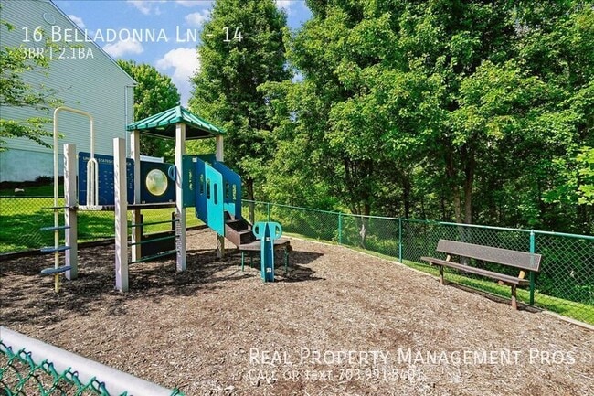 Building Photo - 16 Belladonna Ln