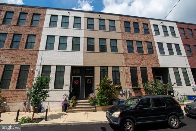 Building Photo - 607 McClellan St