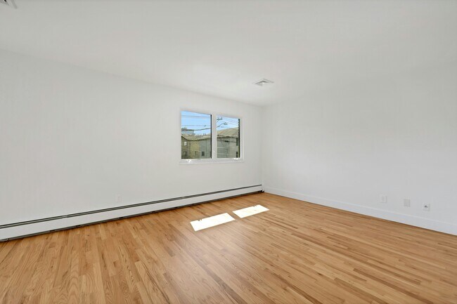 Building Photo - 2413 Hammett Ave