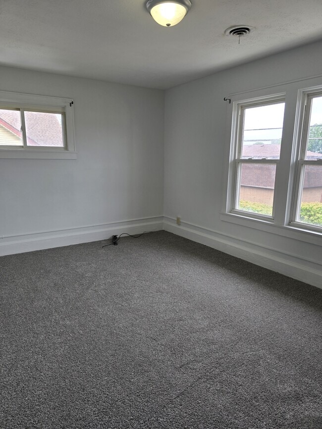 Building Photo - 1812 Minerva Ct NW