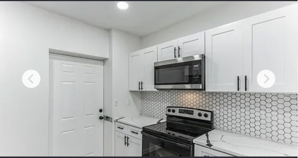Building Photo - 5524 Matthews St