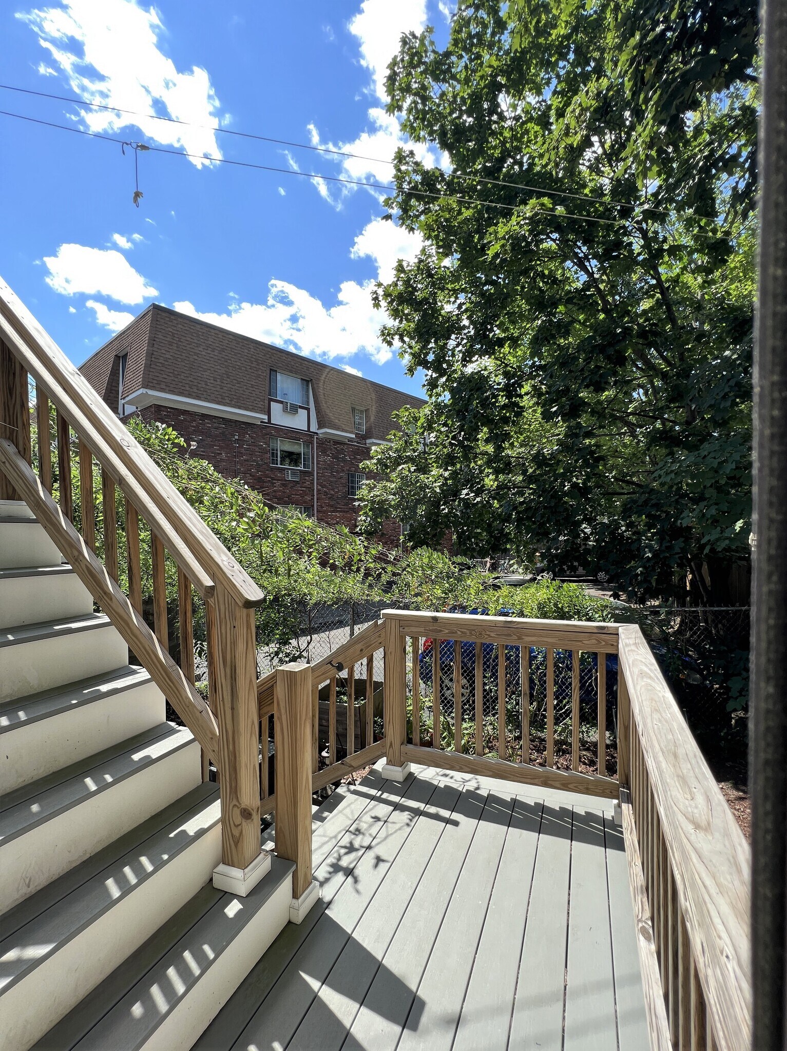 Building Photo - 10 Linden Ave