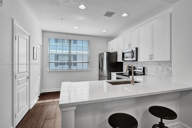 Building Photo - 446 NE 2nd Ave