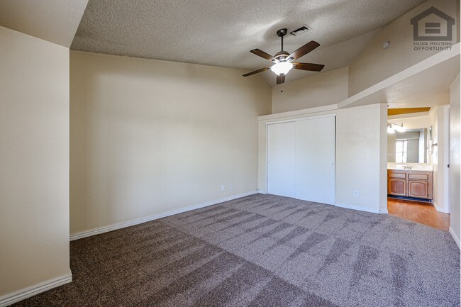 Building Photo - 5727 W Villa Maria Dr