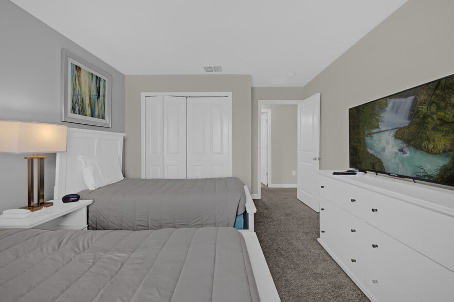 Building Photo - 8915 Stinger Dr