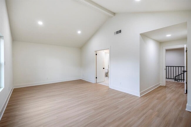 Building Photo - 17 Dowlen Pl