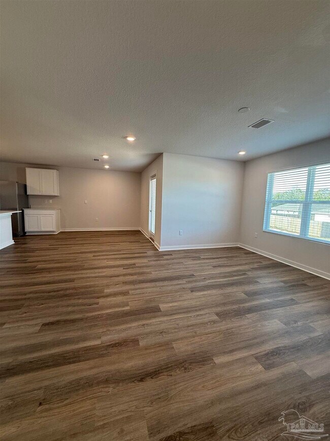 Building Photo - 111 Anhinga St