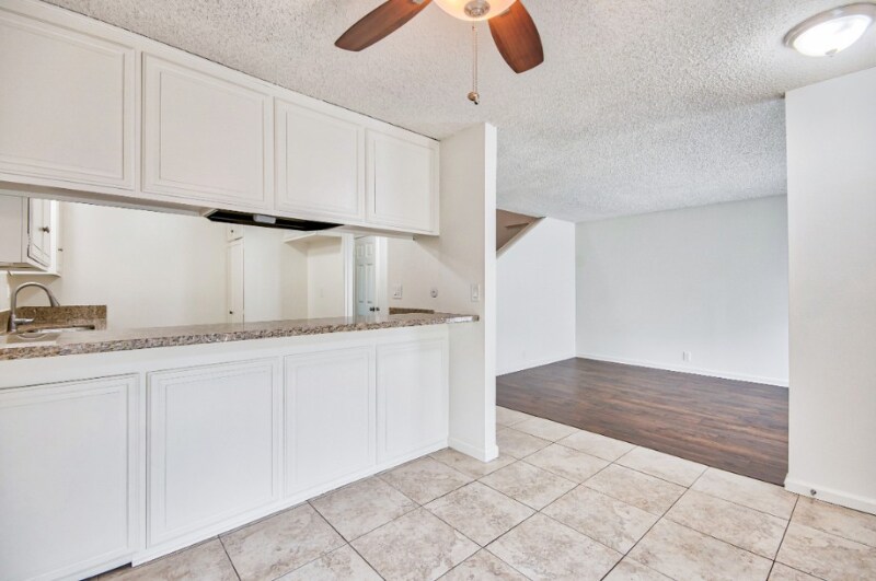 Building Photo - 837 Amigos Way