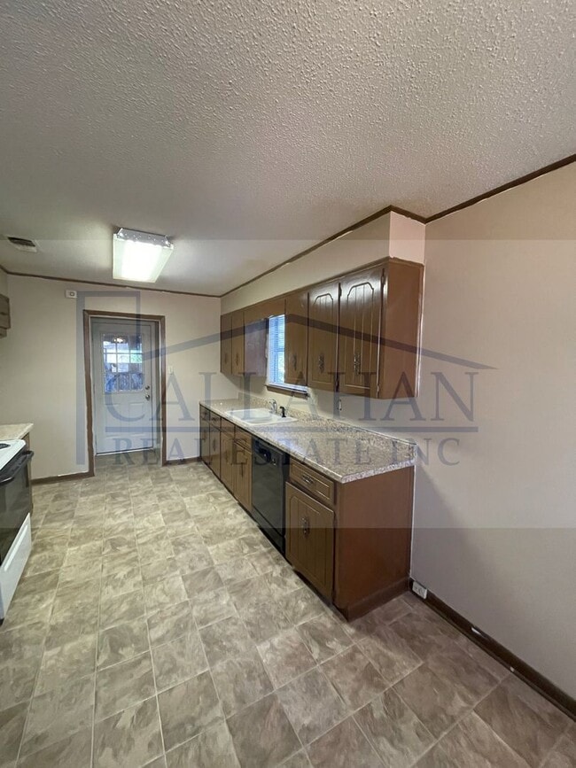 Building Photo - Sherwood 3 bedroom 2 bath