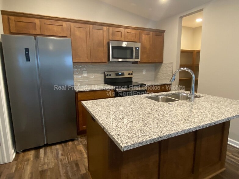 Building Photo - 10607 E Kinkaid Cir