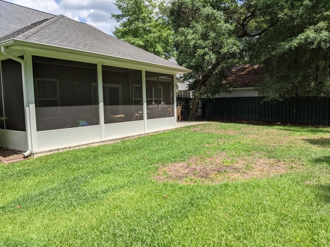 Building Photo - Available August 15th!!! $2200 a month!!!