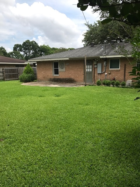 Building Photo - 302 Newcastle Dr
