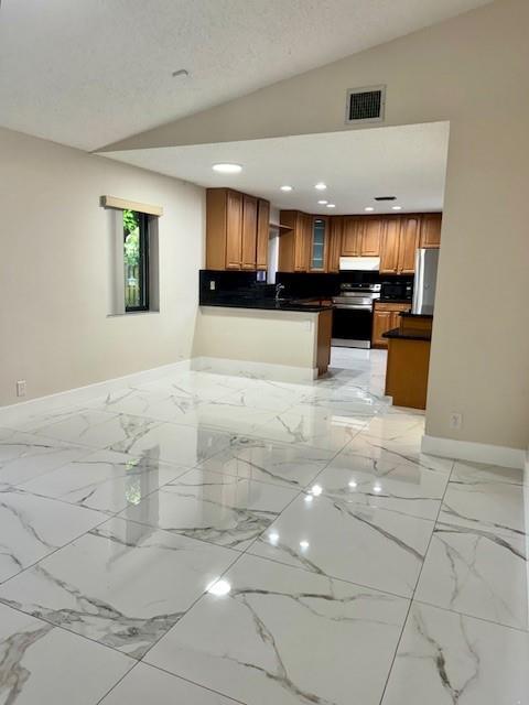 Building Photo - 720 SW 158th Ln