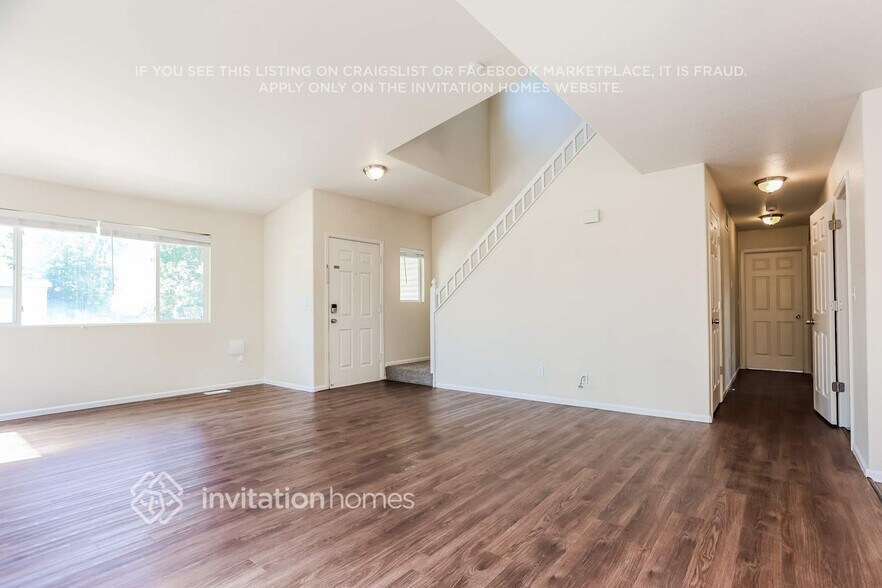 Building Photo - 2205 E 127th Pl
