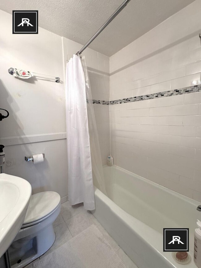 Building Photo - 2 bedroom in Brookline MA 02446