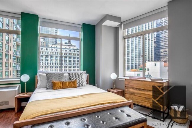 Building Photo - 3 bedroom in NEW YORK NY 10038