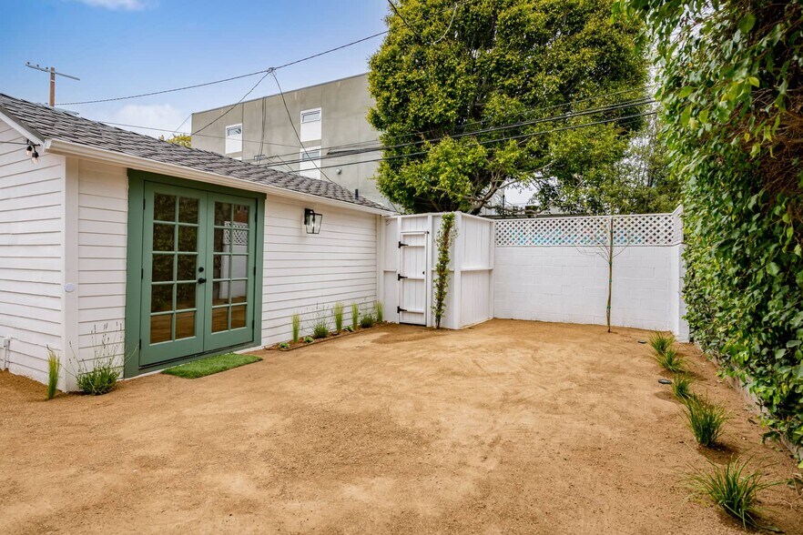 Building Photo - 1425 Cabrillo Ave