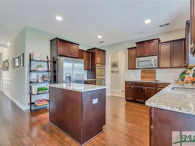 Building Photo - 4 bedroom beautiful home available August 10!!