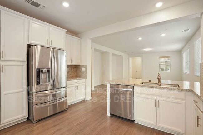 Building Photo - 10985 Merrick Way