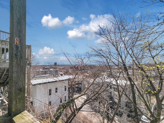 Building Photo - 32 Fisher Ave