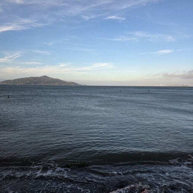 Building Photo - Live on the Water in Sausalito — 2BD with Direct Beach Access