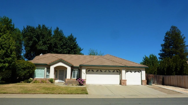 Building Photo - 1749 Independence Dr