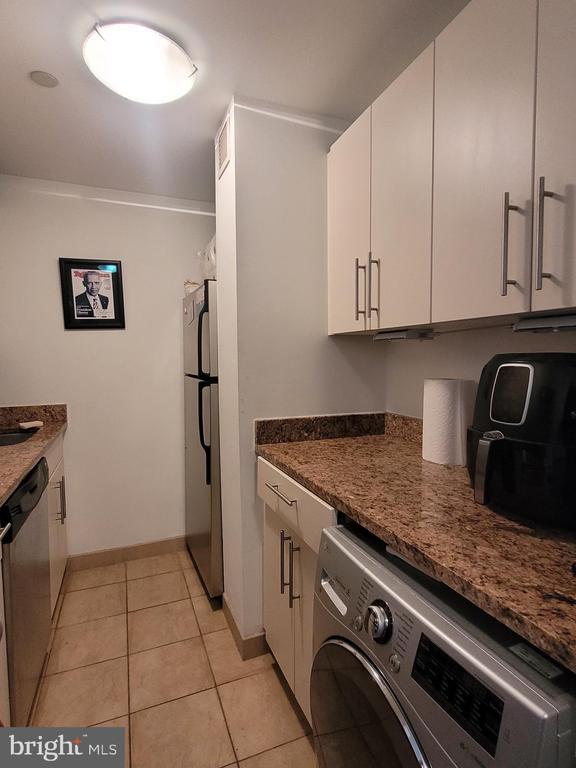 Building Photo - 219 S 18th St