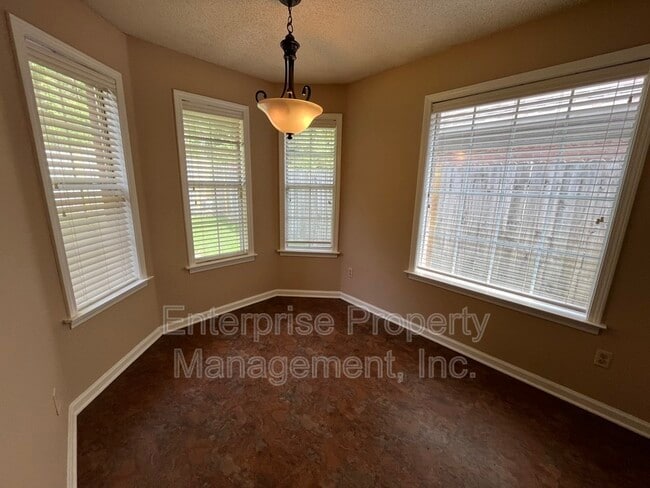 Building Photo - 1091 Nolan Ln