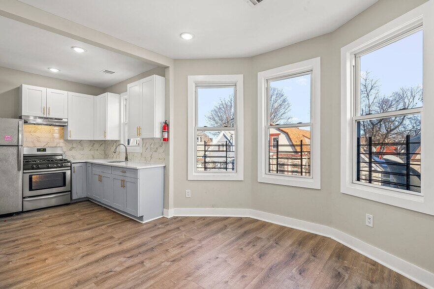 Building Photo - 791 S 15th St