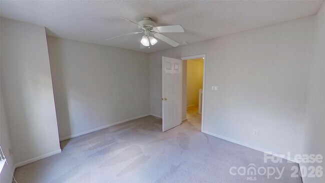 Building Photo - 8327 Southgate Commons Dr