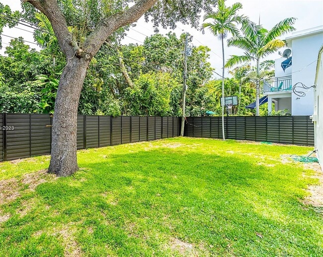 Building Photo - 3762 SW 27th Ln