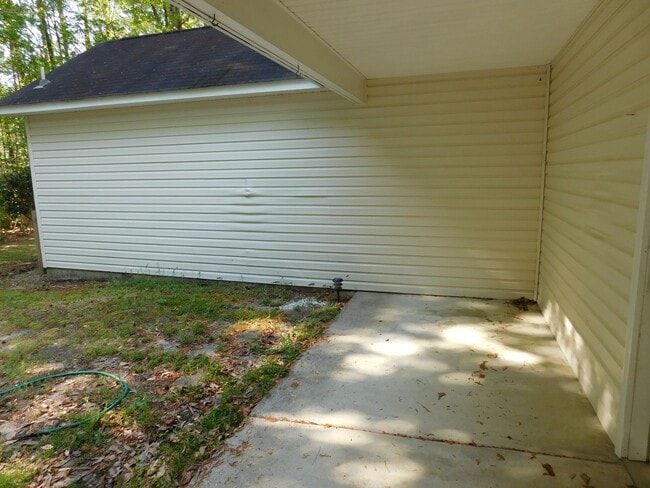 Building Photo - 210 Tobiano Dr