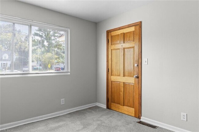 Building Photo - 4910 Johnson Ave