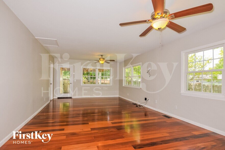 Building Photo - 69 Oak Valley Dr