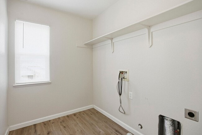 Building Photo - SPACIOUS & CLEAN 2 STORY, 4 BEDROOM, 2.5 BATH IN NATOMAS