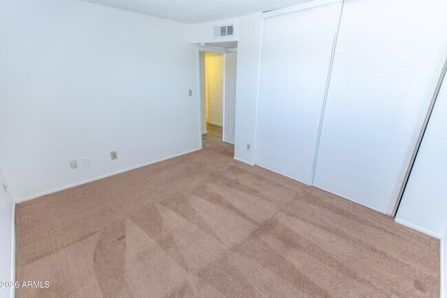 Building Photo - 7911 East Vía de Belleza