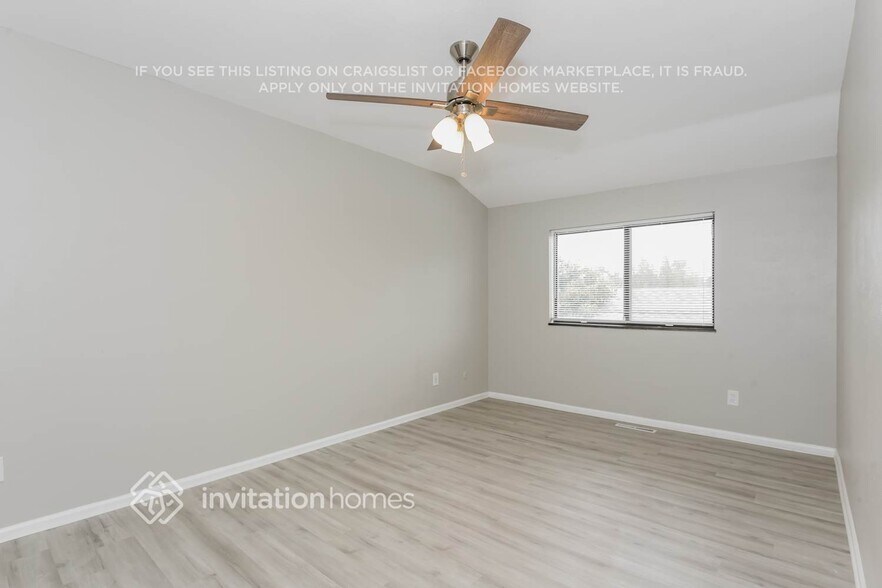 Building Photo - 9620 W 104th Dr