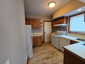 Building Photo - YOU1136