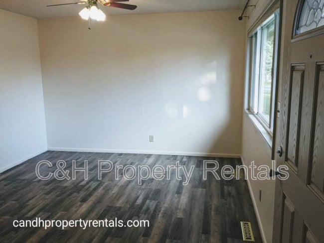 Building Photo - 1507 Elaine St