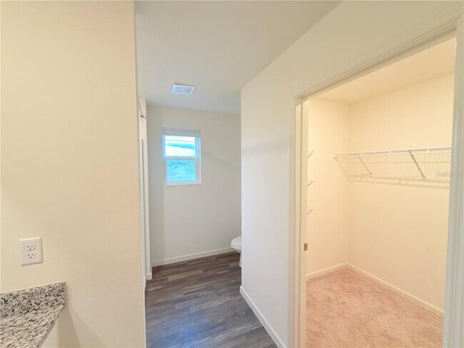 Building Photo - 733 James Ct