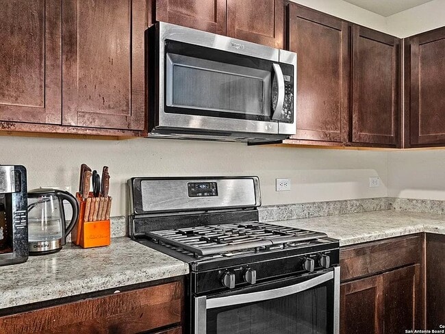 Building Photo - 5826 Kendall Pr
